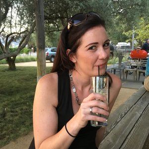 Meet your Posher, Caitlin